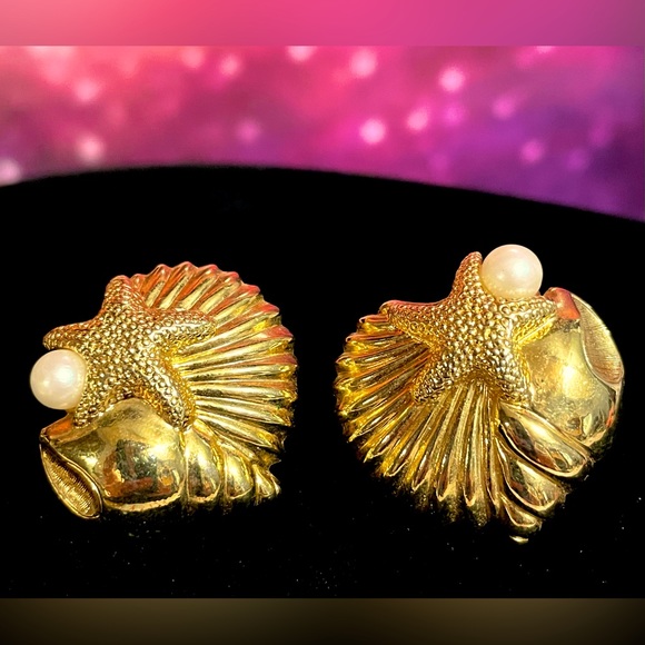 Avon Jewelry - Vintage Avon sea shell and faux pearl earrings